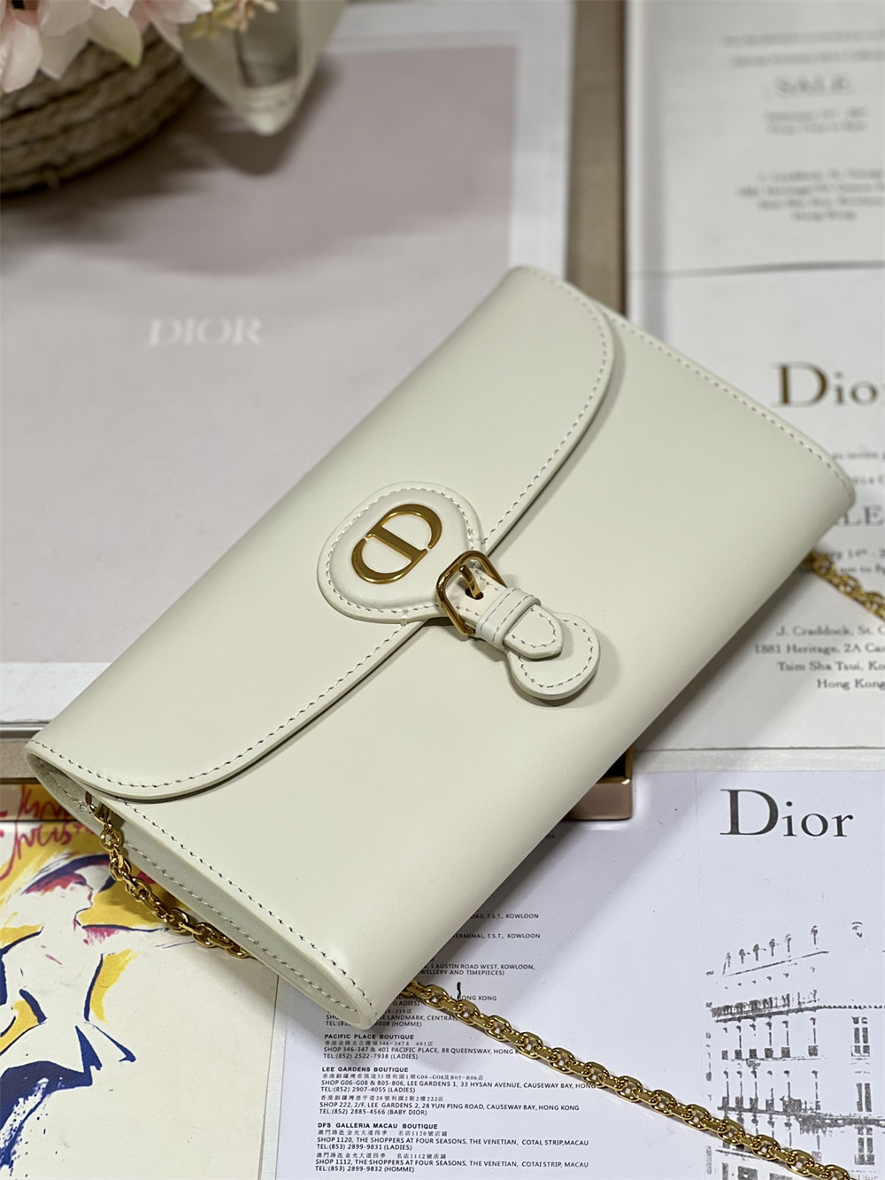 D10r BOBBY EAST-WEST POUCH WITH CHAIN Latte Smooth Calfskin White