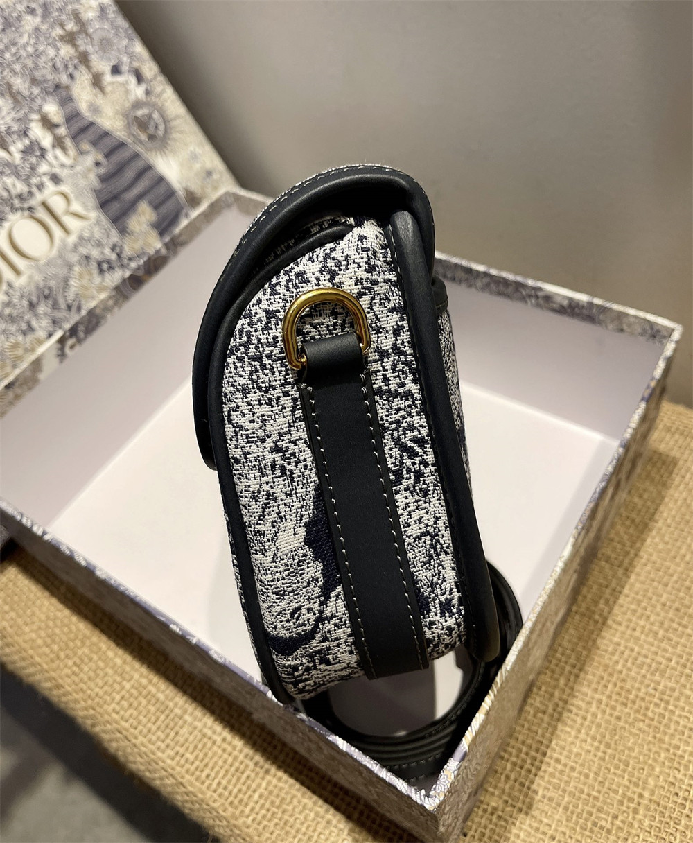 MEDIUM D10r BOBBY BAG white black D10r Oblique Jacquard