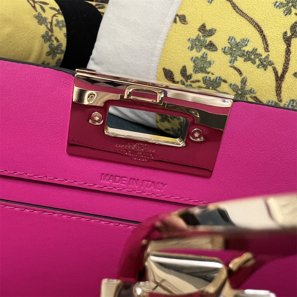 Va1e*ntin0 GARAVANI ROCKSTUD23 smooth calfskin handbag