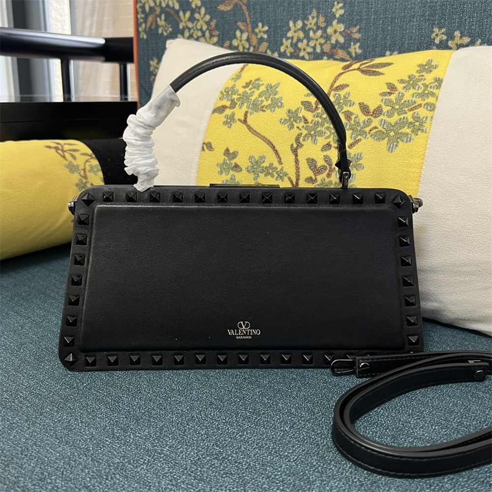 Va1e*ntin0 GARAVANI ROCKSTUD23 smooth calfskin handbag Black