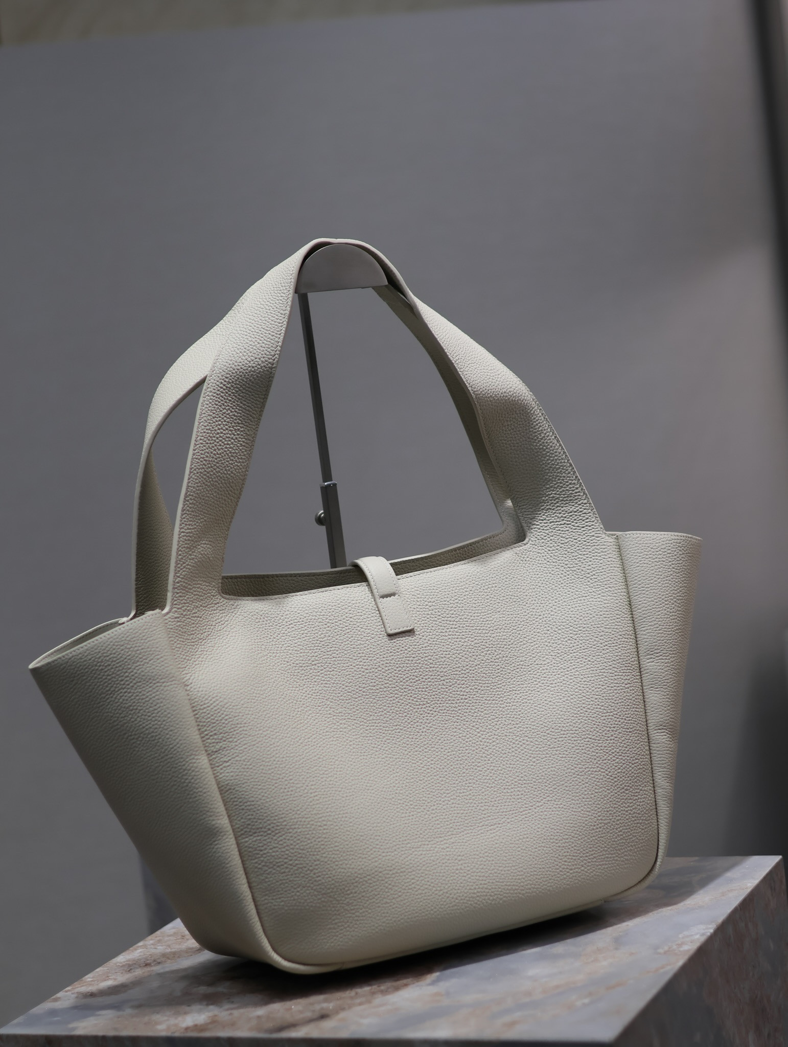 Y51 BEA IN GRAINED LEATHER White