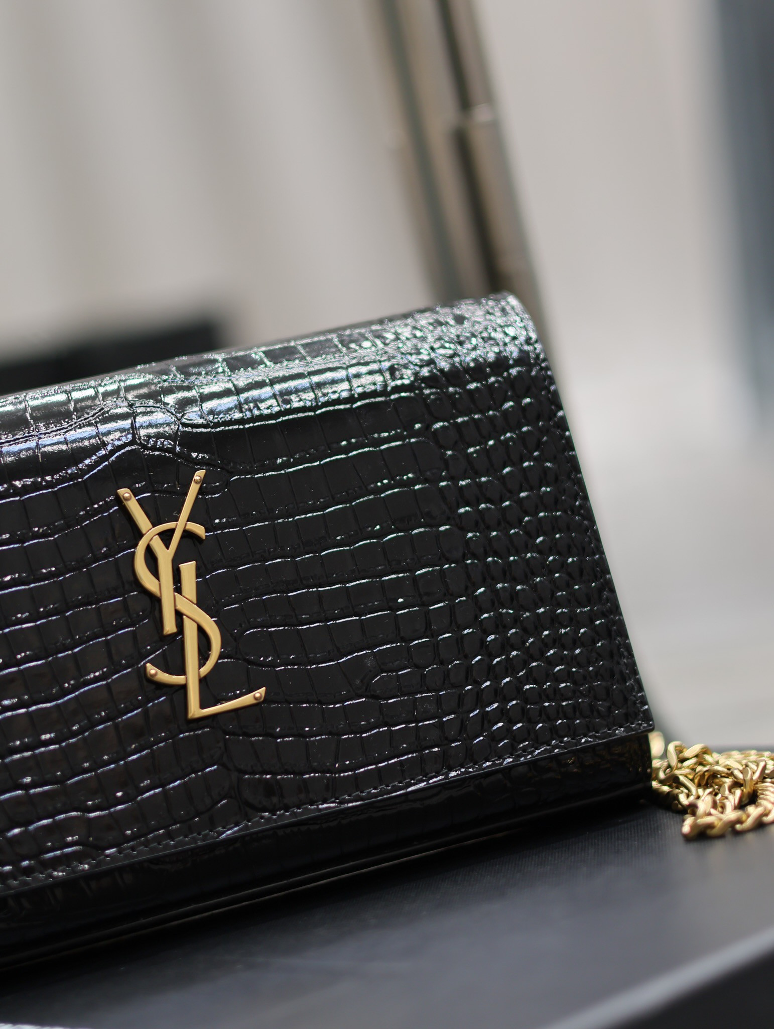 Y51 CASSANDRE CHAIN WALLET IN CROCODILE-EMBOSSED SHINY LEATHER
