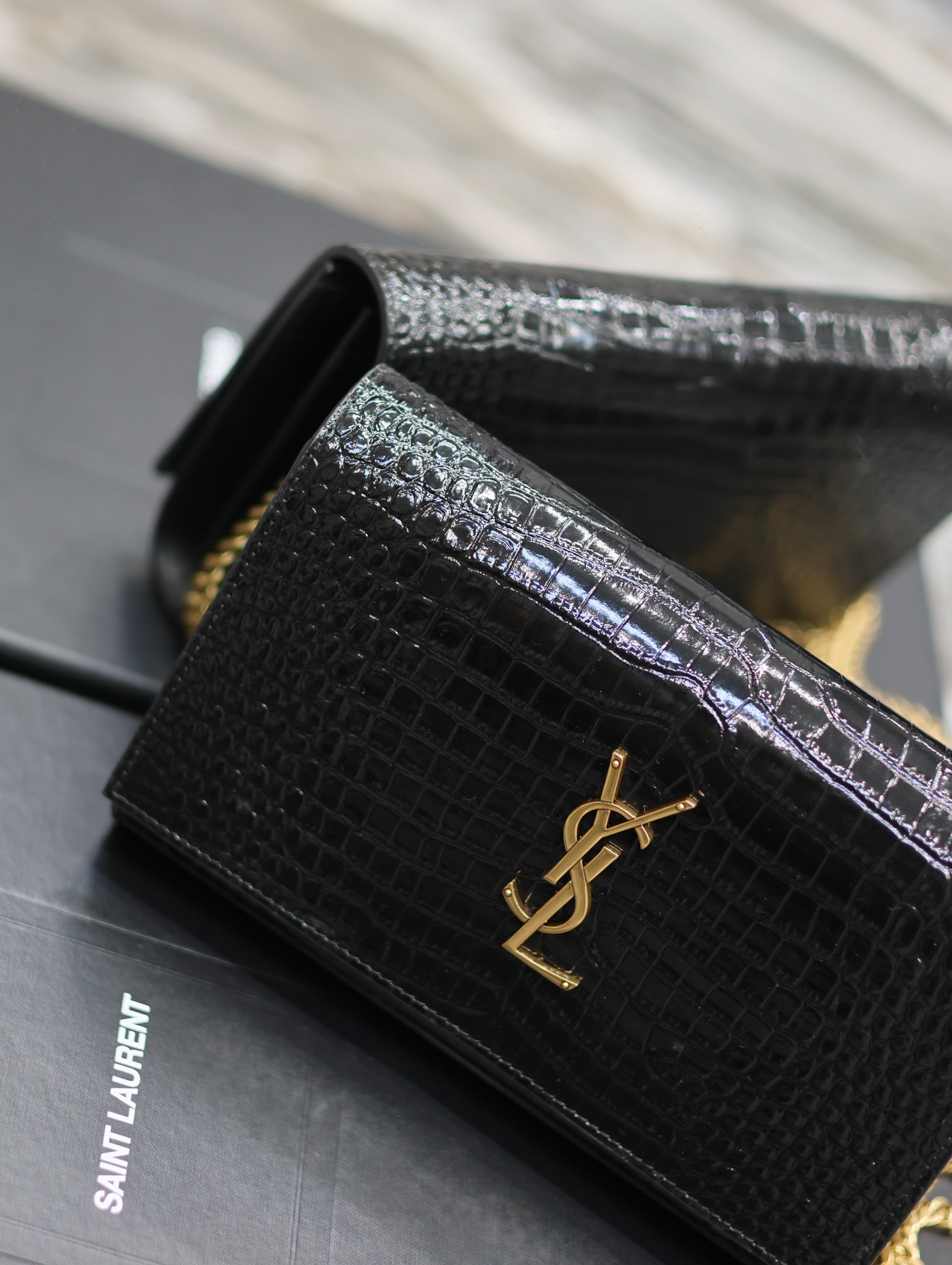 Y51 CASSANDRE CHAIN WALLET IN CROCODILE-EMBOSSED SHINY LEATHER