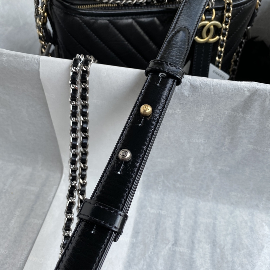 Ch**el Gabrielle SMALL BLACK 20 x 15 x 8cm