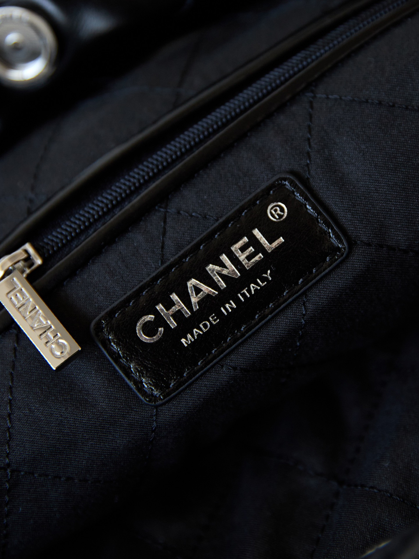 Ch**el 22 HANDBAG Shiny Calfskin ALL Black 15.2×16.4×3.1 in