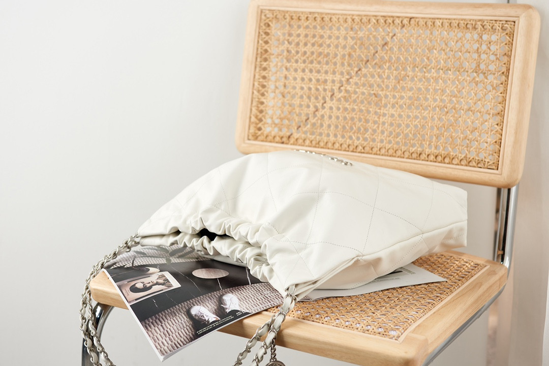 Ch**el 22 HANDBAG Metallic Shaded Calfskin & Silver-Tone Metal White 15.2×16.4×3.1 in