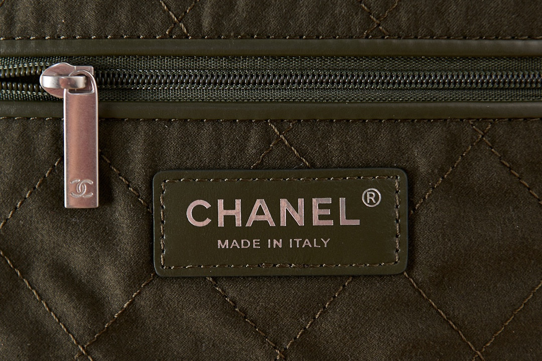 Ch**el 22 SMALL HANDBAG Shiny Calfskin & SILVER Metal BLACK 13.7×14.4×2.7 in