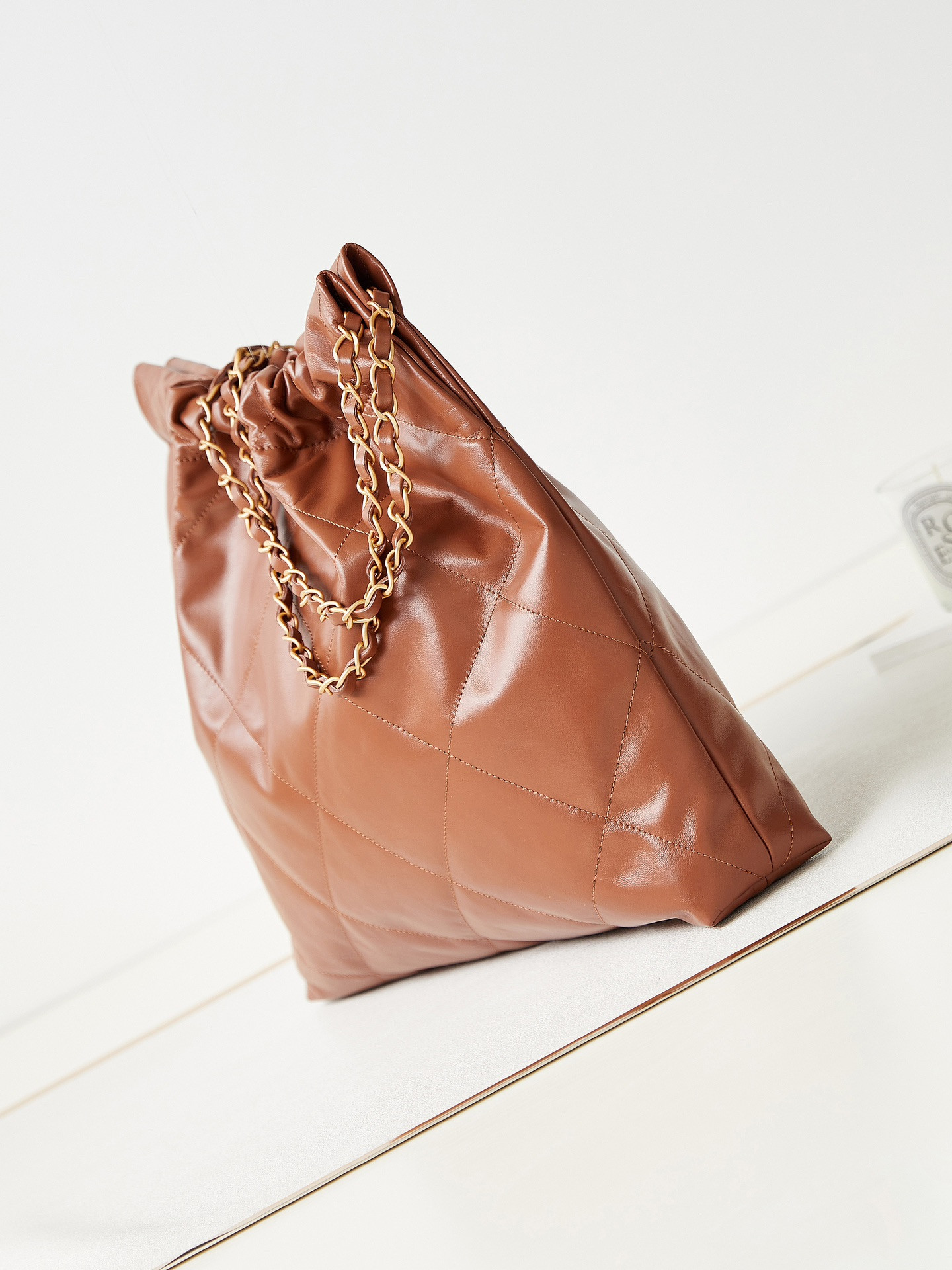 Ch**el 22 SMALL HANDBAG Shiny Calfskin BROWN 13.7×14.4×2.7 in