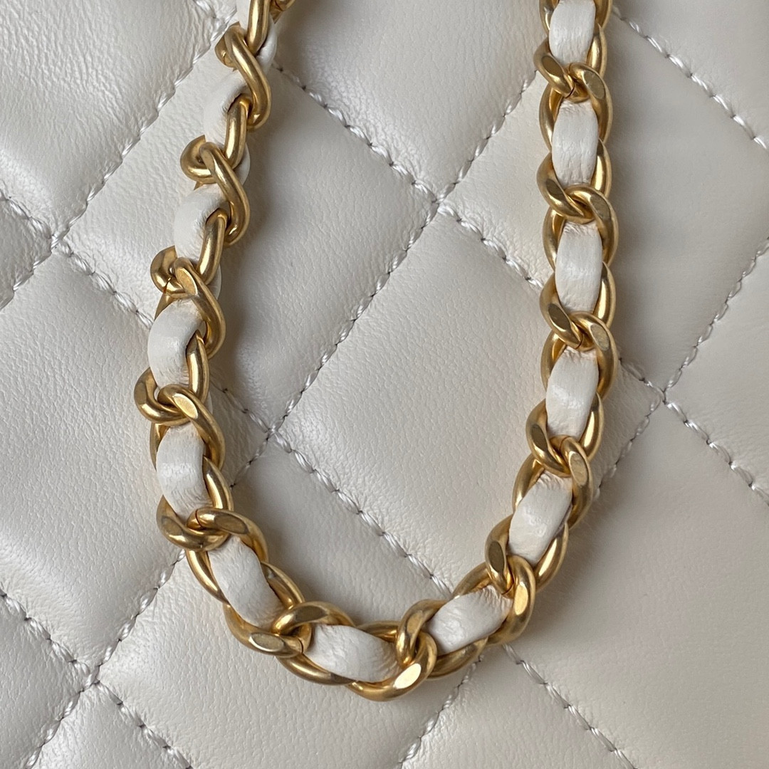 Ch**el BAGUETTE BAG WHITE 4.5 × 9.4 × 1.8 in