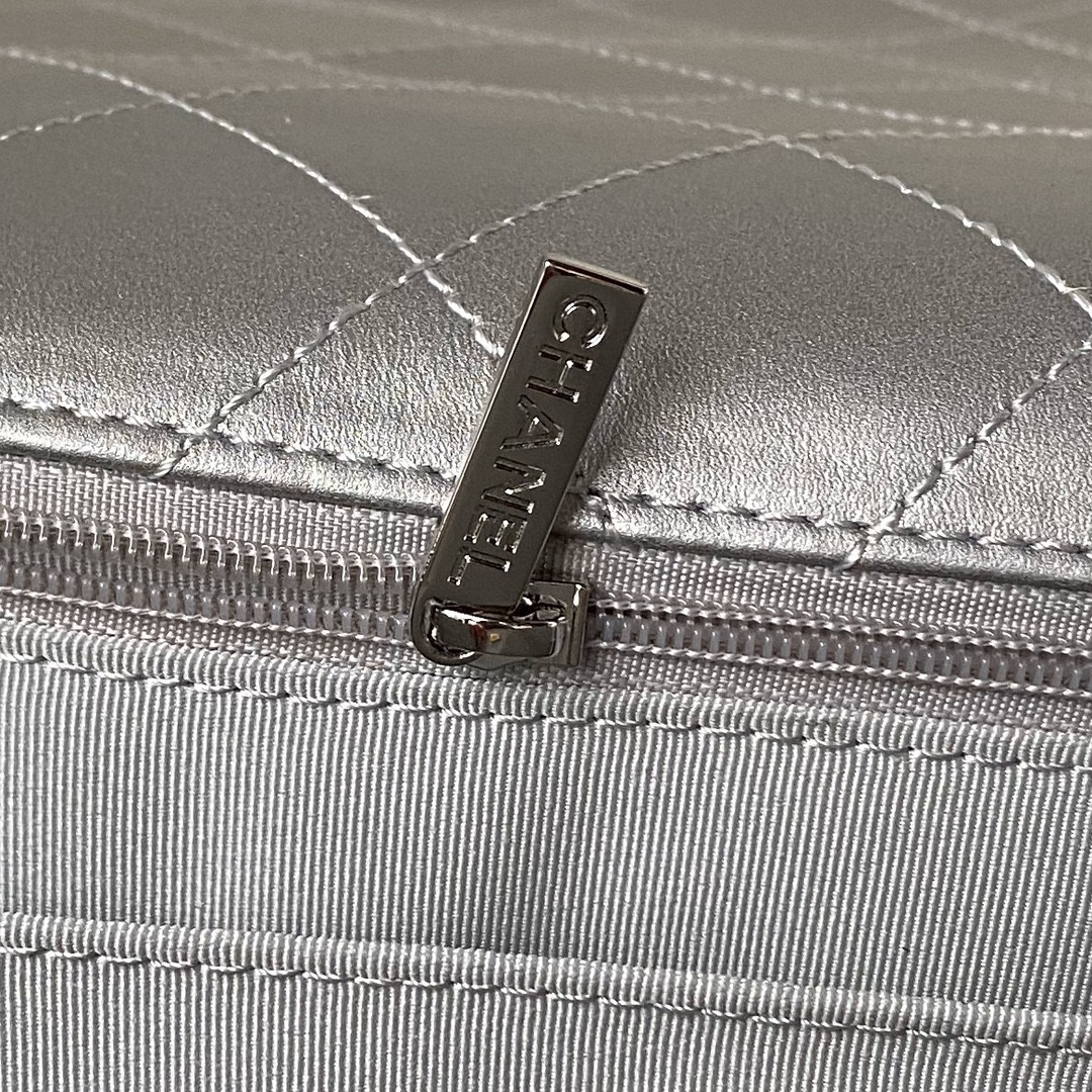 Ch**el CLASSIC FLAP SILVER 28x38x12cm