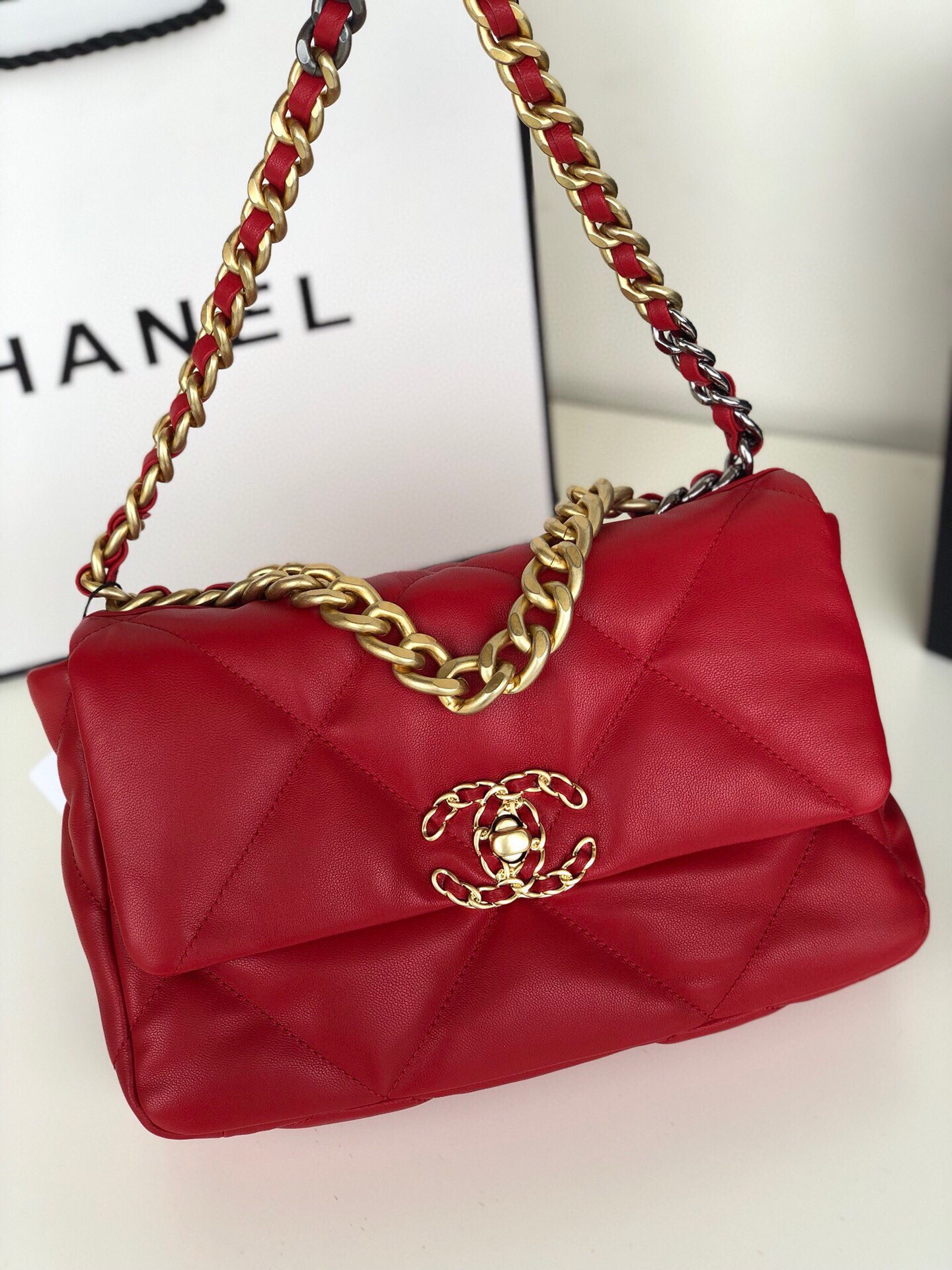 Ch**el 19 HANDBAG Shiny Leather, Gold-Tone, Silver-Tone & Ruthenium-Finish Metal Red 6.2 × 10.1 × 3.5 in
