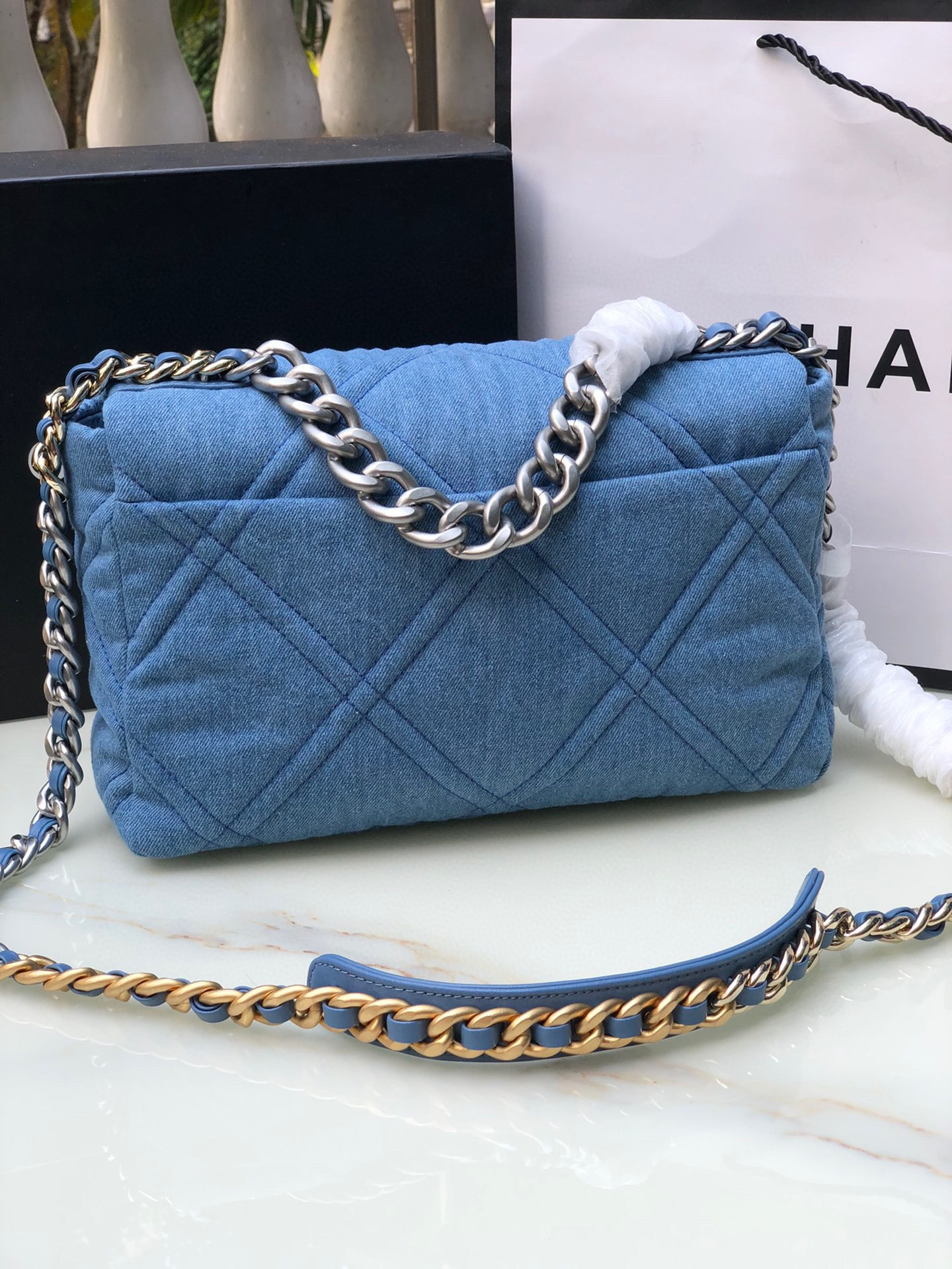 Ch**el 19 LARGE HANDBAG, Gold-Tone, Silver-Tone & Ruthenium-Finish Metal Blue 7.8 × 11.7 × 3.9 in