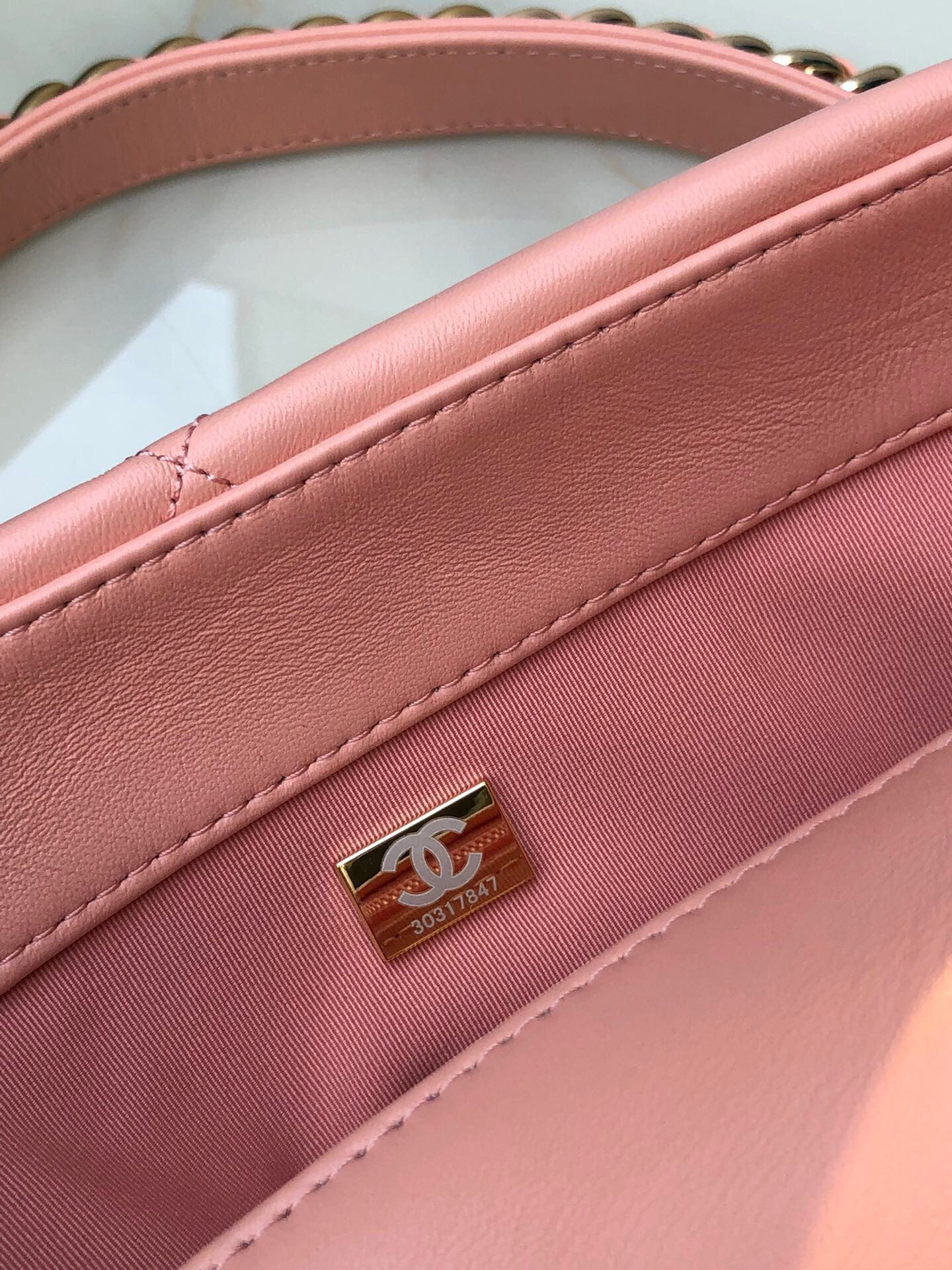 Ch**el 19 LARGE HANDBAG Shiny Leather, Gold-Tone, Silver-Tone & Ruthenium-Finish Metal Light Pink 7.8 × 11.7 × 3.9 in