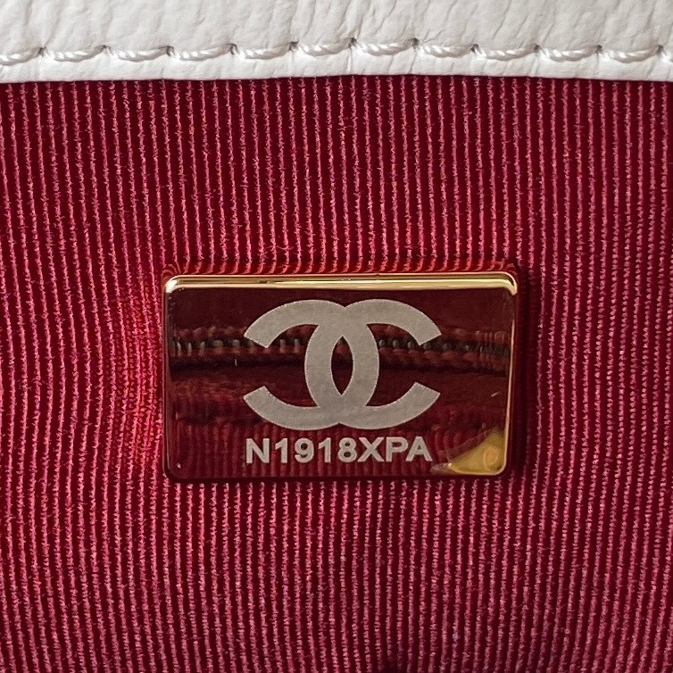 Ch**el MINI FLAP BAG WHITE 4.7 × 7.8 × 2.3 in