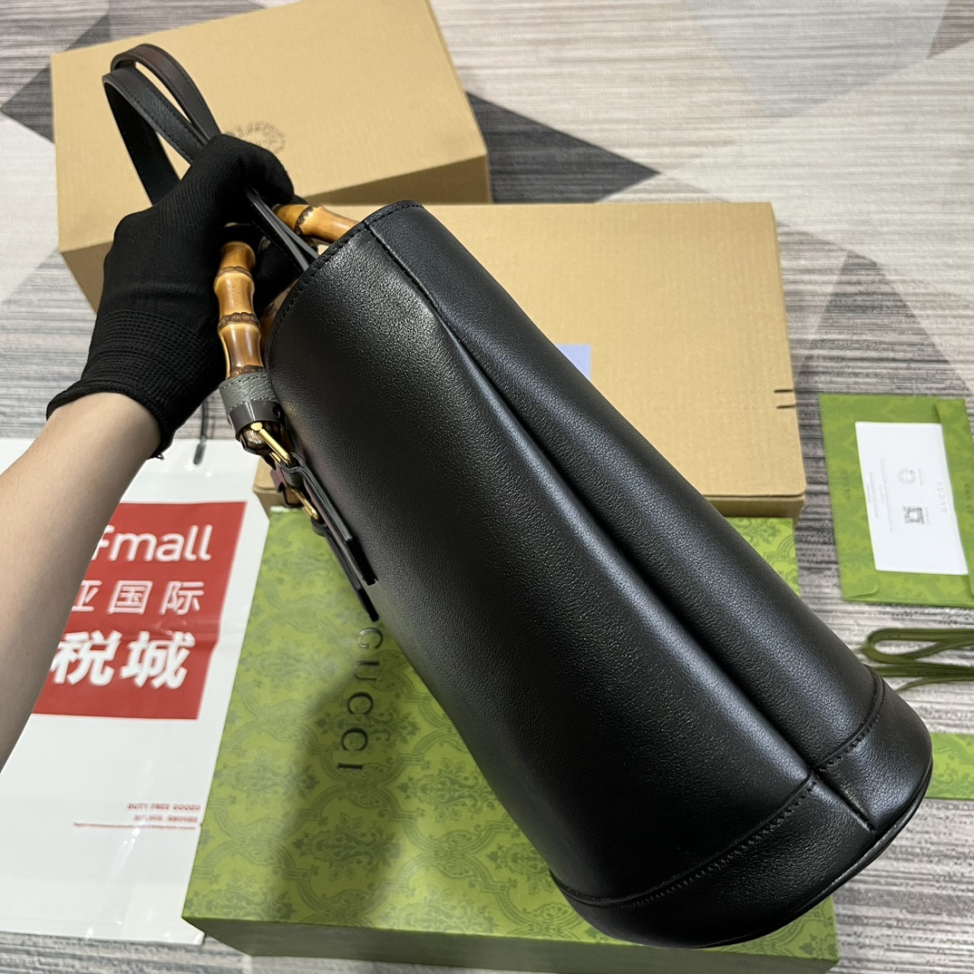 Gvc*1 DIANA MEDIUM TOTE BAG Black 31W x 27H x 15D CM