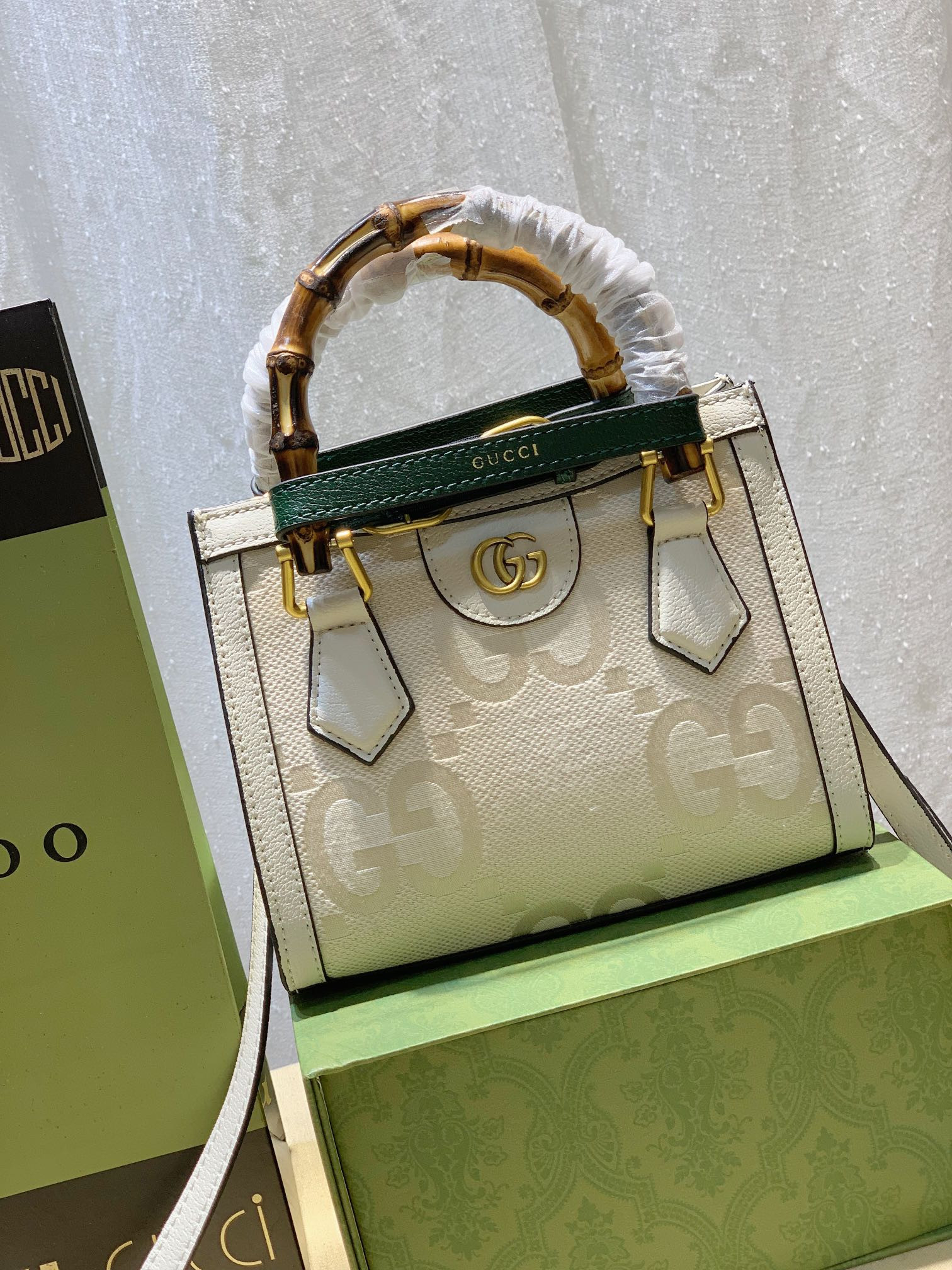 Gvc*1 DIANA MINI TOTE BAG 20W x 16H x 10D CM