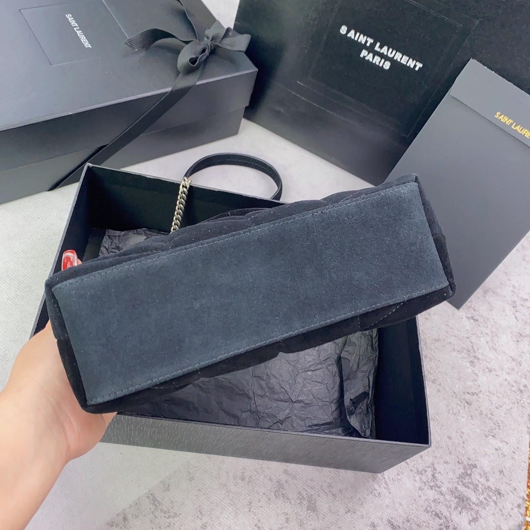 Y51 PUFFER IN SUEDE BLACK 23 X 15.5 X 5.8 CM