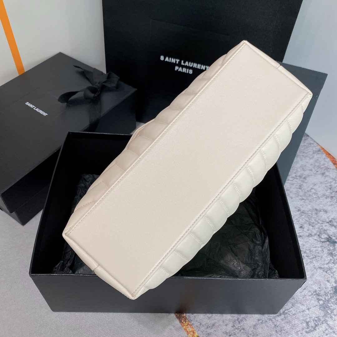 Y51 LOULOU MEDIUM IN QUILTED LEATHER BLANC VINTAGE SILVER 12.5 X 8.6 X 3.5 INCHES