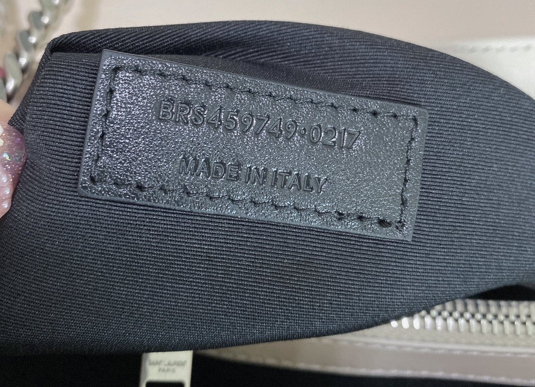 Y51 LOULOU MEDIUM IN QUILTED LEATHER BLANC VINTAGE SILVER 12.5 X 8.6 X 3.5 INCHES