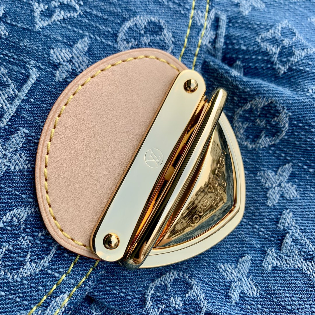 L0vis Vvtt0n M46829 Sunset 10.6 x 7.1 x 1.2 inches