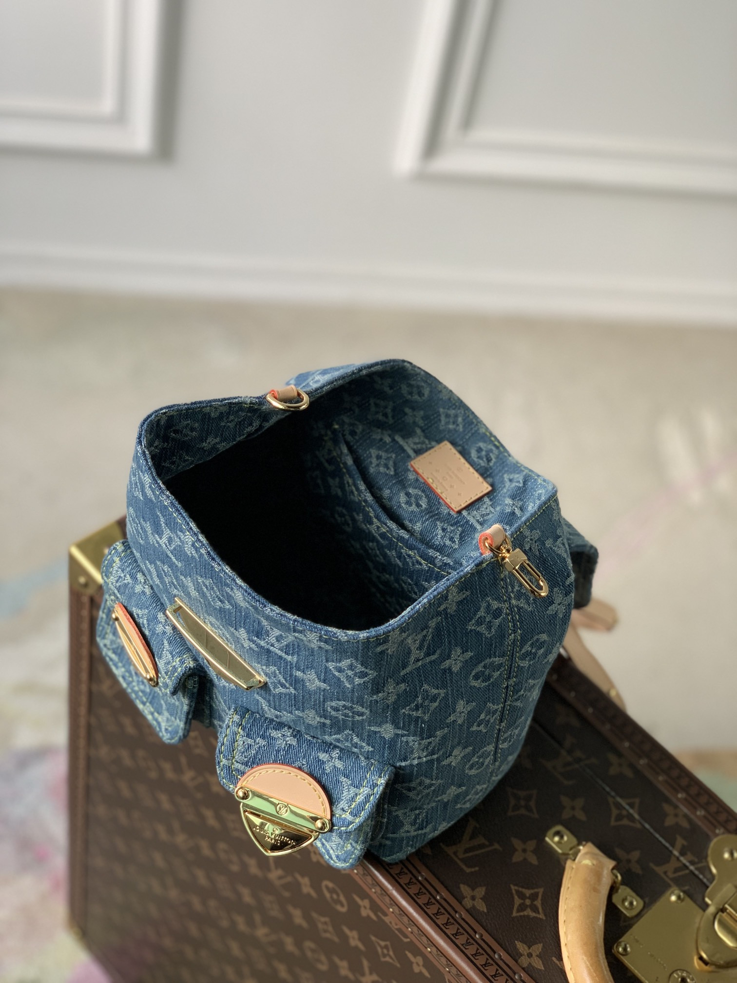 L0vis Vvtt0n M46836 Venice 9.4 x 10.2 x 2.8 inches