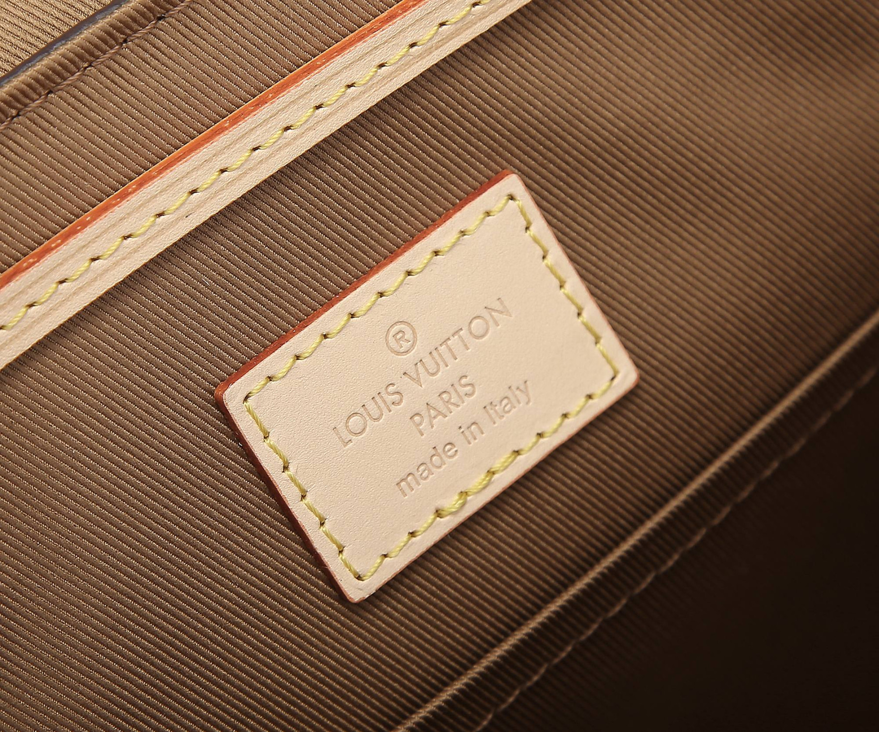 LV Excursion PM M46932 8.3 x 9.1 x 3.9 inches