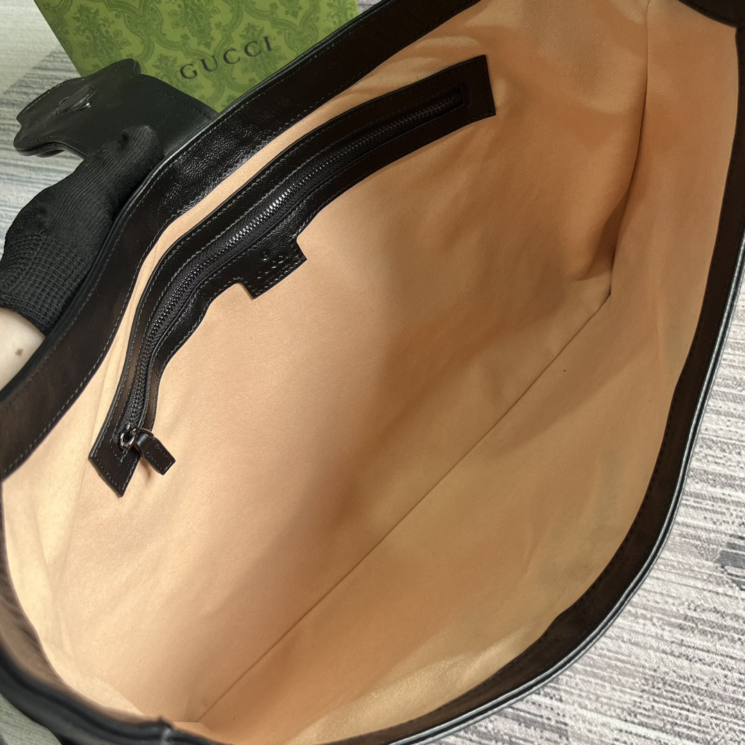 Gvc*1 APHRODITE LARGE SHOULDER BAG BLACK 18"W x 11.8"H x 0.8"D