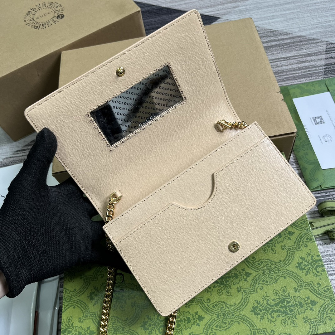 CHAIN WALLET WITH Gvc*1 SCRIPT LIGHT beige 7.8"W x 5"H x 1.6"D