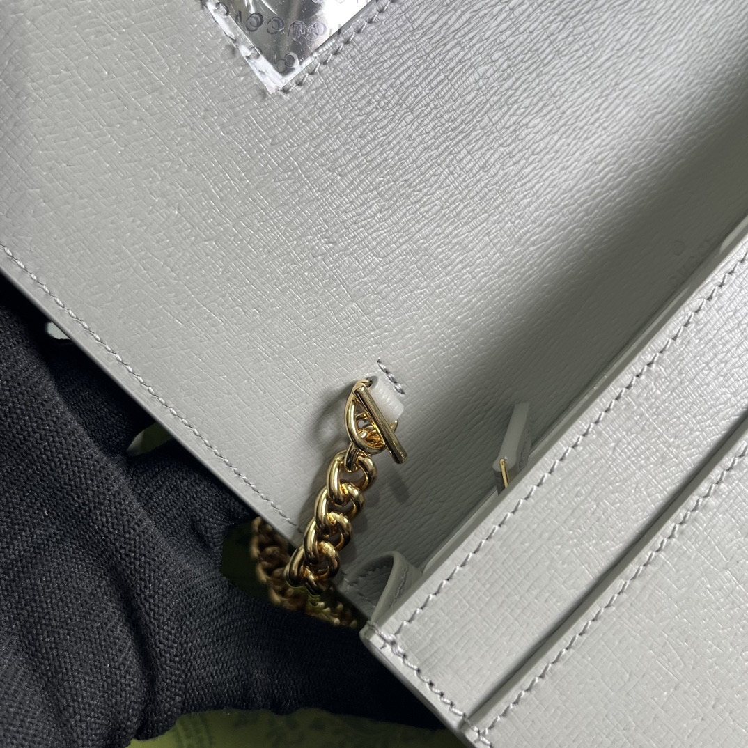 CHAIN WALLET WITH Gvc*1 SCRIPT LIGHT GREY 7.8"W x 5"H x 1.6"D