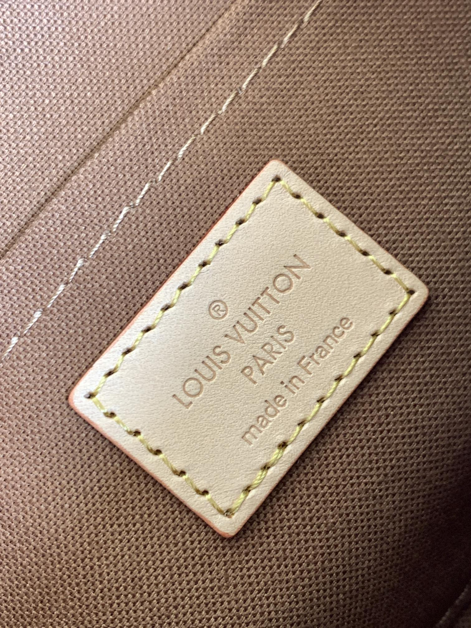 L0vis Vvtt0n M44840 Multi Pochette Accessoires 9.4 x 5.3 x 1.6 inches