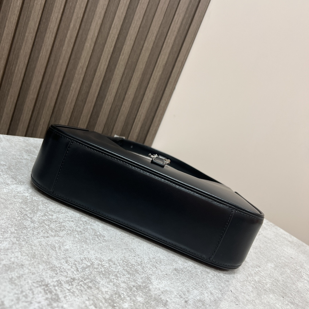 Y51 LE 5 À 7 IN SMOOTH LEATHER NOIR SILVER 9 X 6.3 X 2.5 INCHES