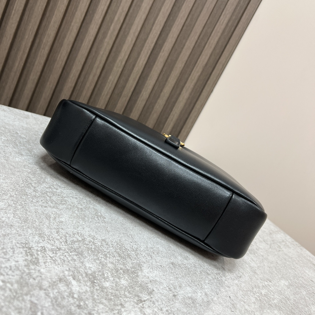 Y51 LE 5 À 7 IN SMOOTH LAMBSKIN black 9 X 6.3 X 2.5 INCHES