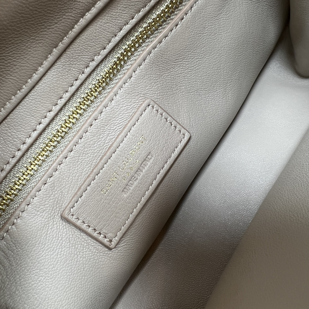 Y51 LE 5 À 7 IN SMOOTH LAMBSKIN white 9 X 6.3 X 2.5 INCHES