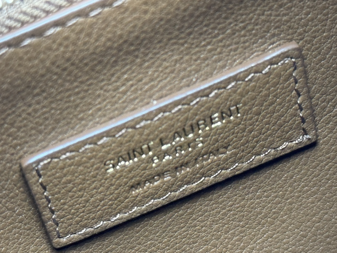 Y51 LE 5 À 7 S*pPLE LARGE IN SMOOTH LEATHER DUSTY GREY 11.8" X 11" X 4.3"