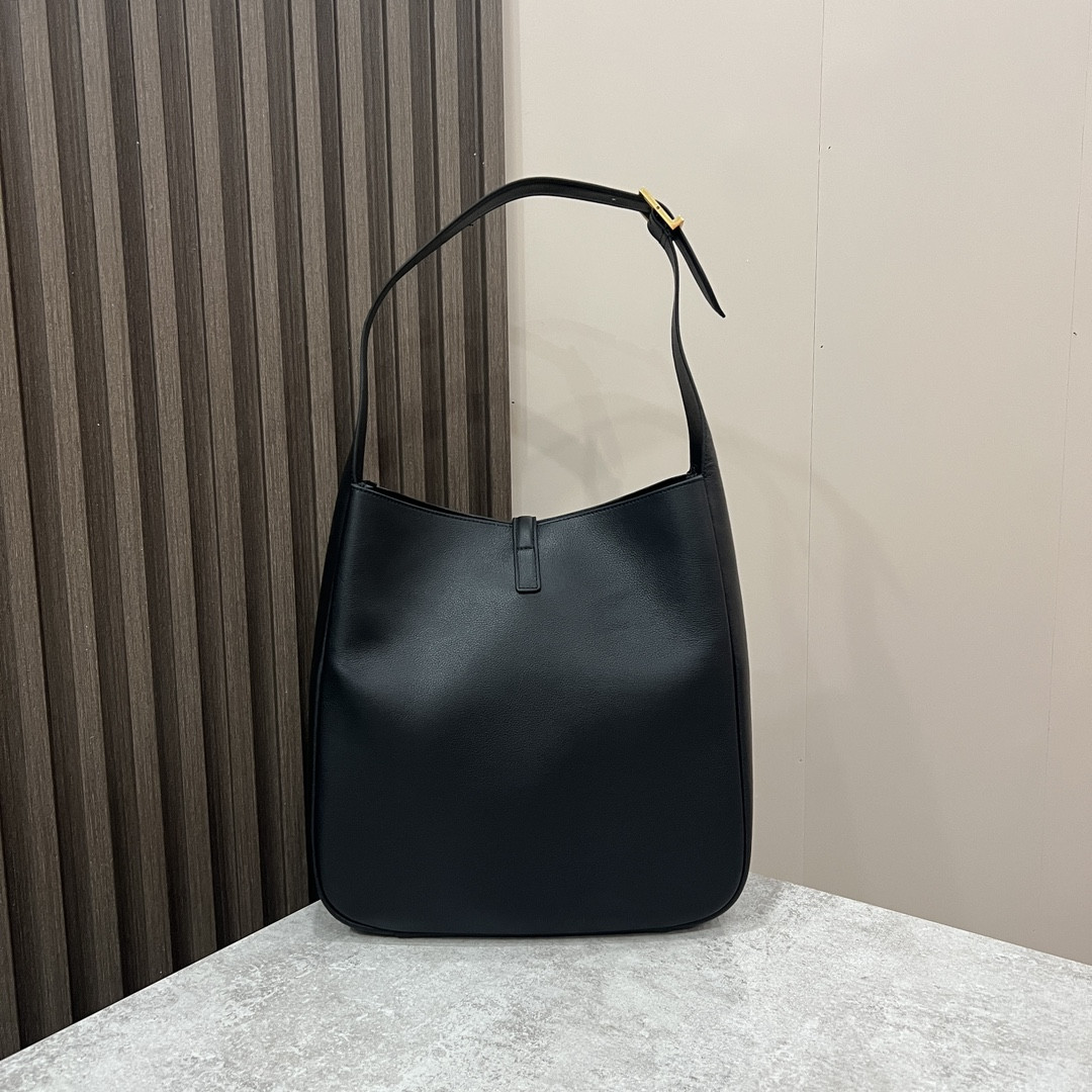 Y51 LE 5 À 7 S*pPLE LARGE IN SMOOTH LEATHER BLACK 11.8" X 11" X 4.3"