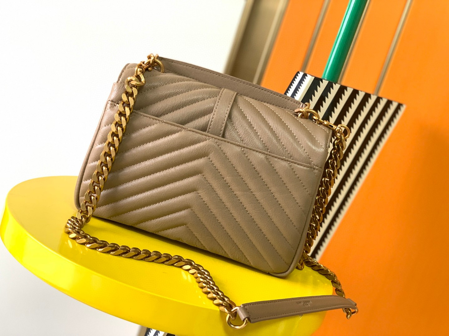 Y51 COLLEGE MEDIUM IN QUILTED LEATHER BROWN 9.4 X 6.6 X 2.5 INCHES