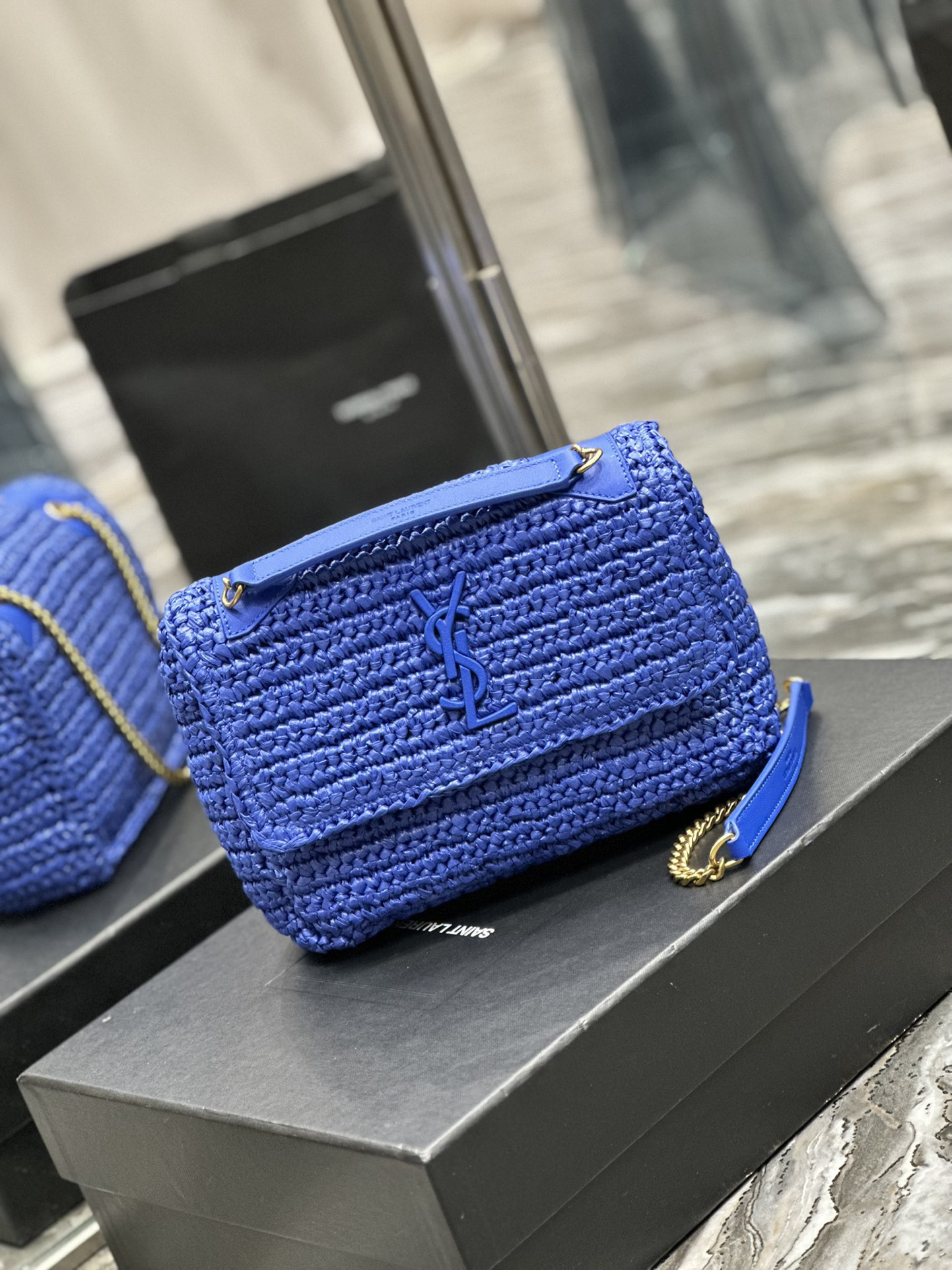 Y51 NIKI CHAIN BAG IN RAFFIA AND LEATHER BLUE 22×16.5×12 CM