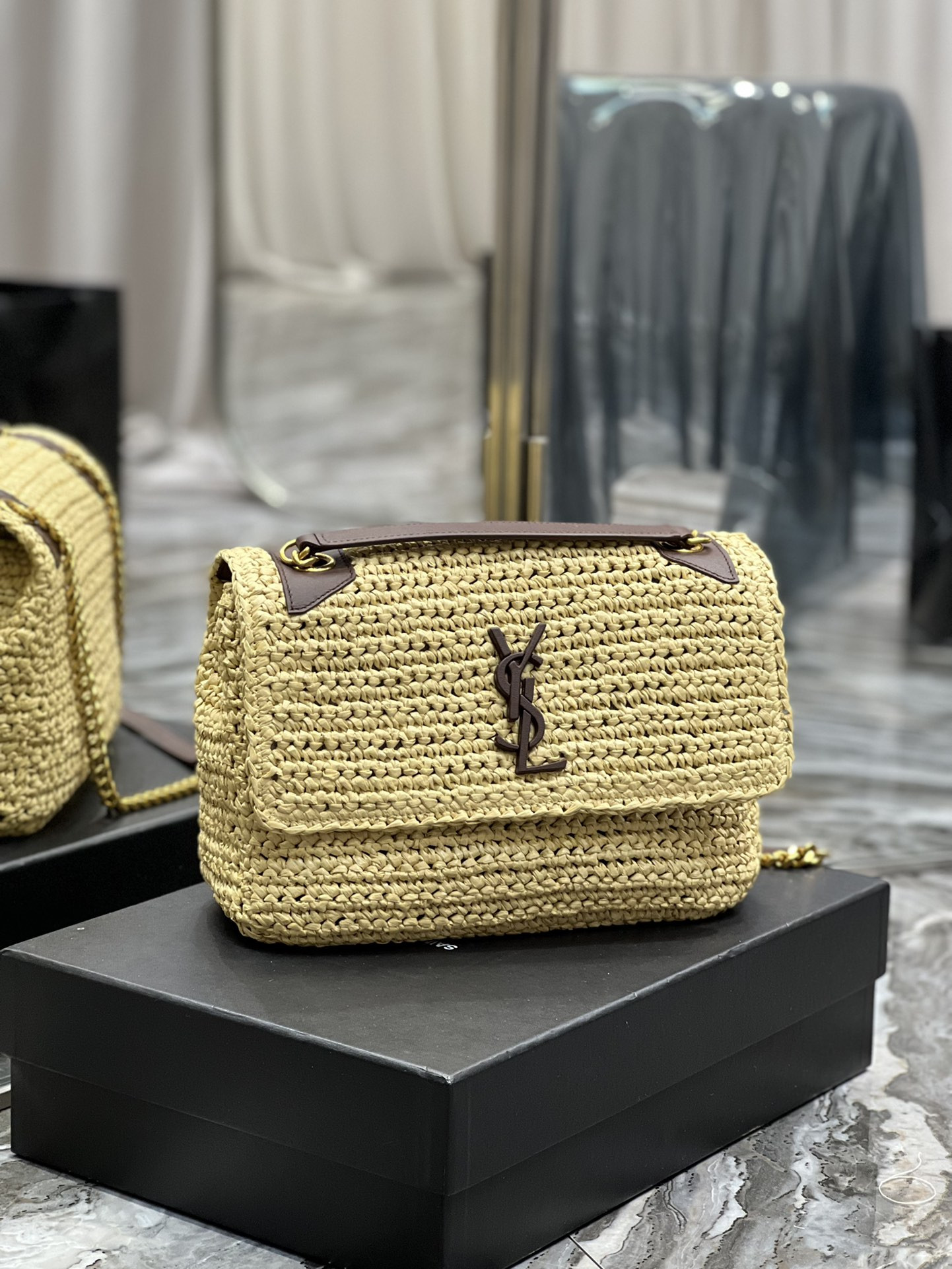 Y51 NIKI MEDIUM CHAIN BAG IN RAFFIA AND LEATHER BEIGE 11 X 7.8 X 3.3 INCHES