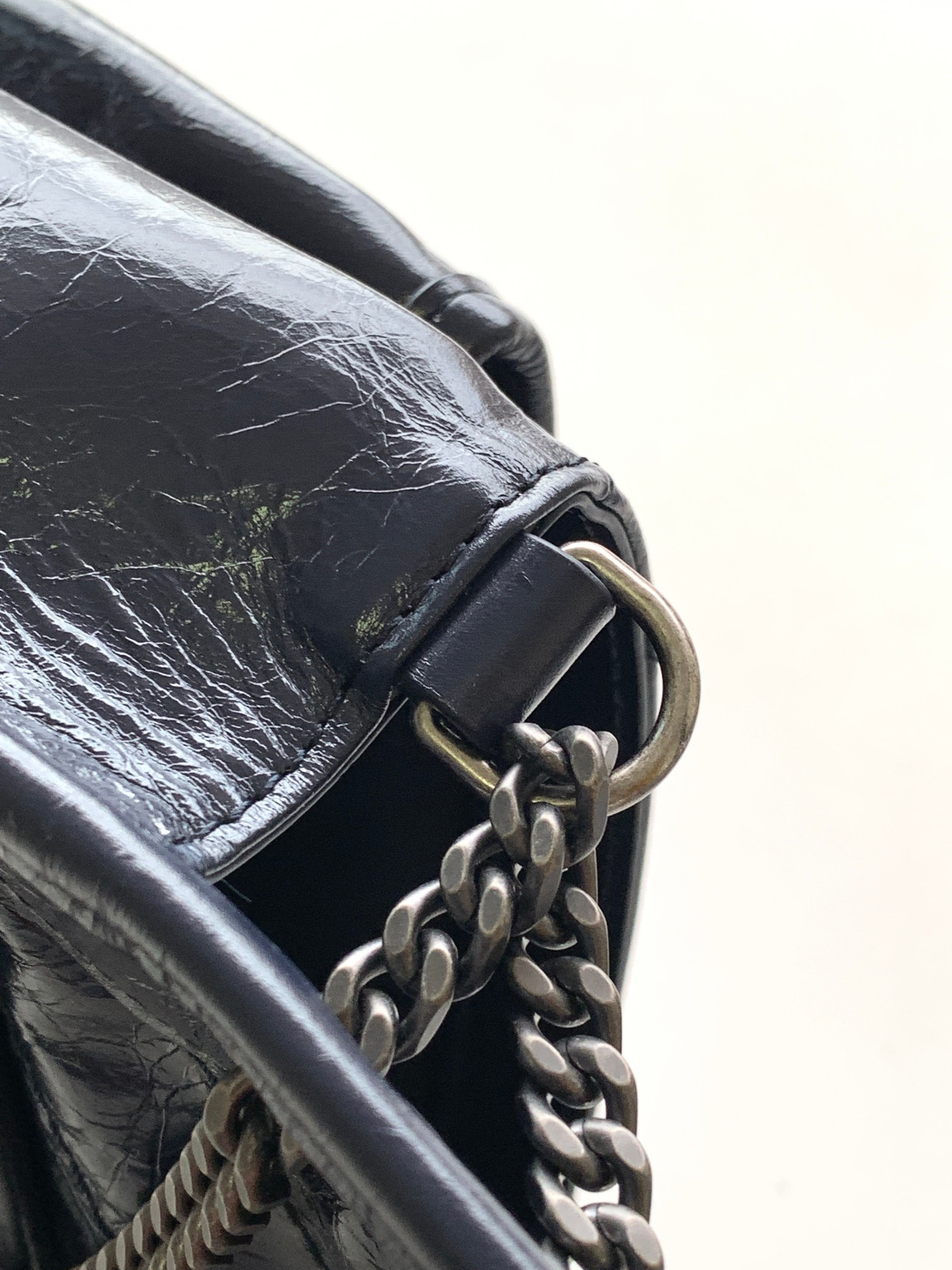 Y51 NIKI BABY IN VINTAGE LEATHER NAVY 8.2 X 6 X 2.9 INCHES