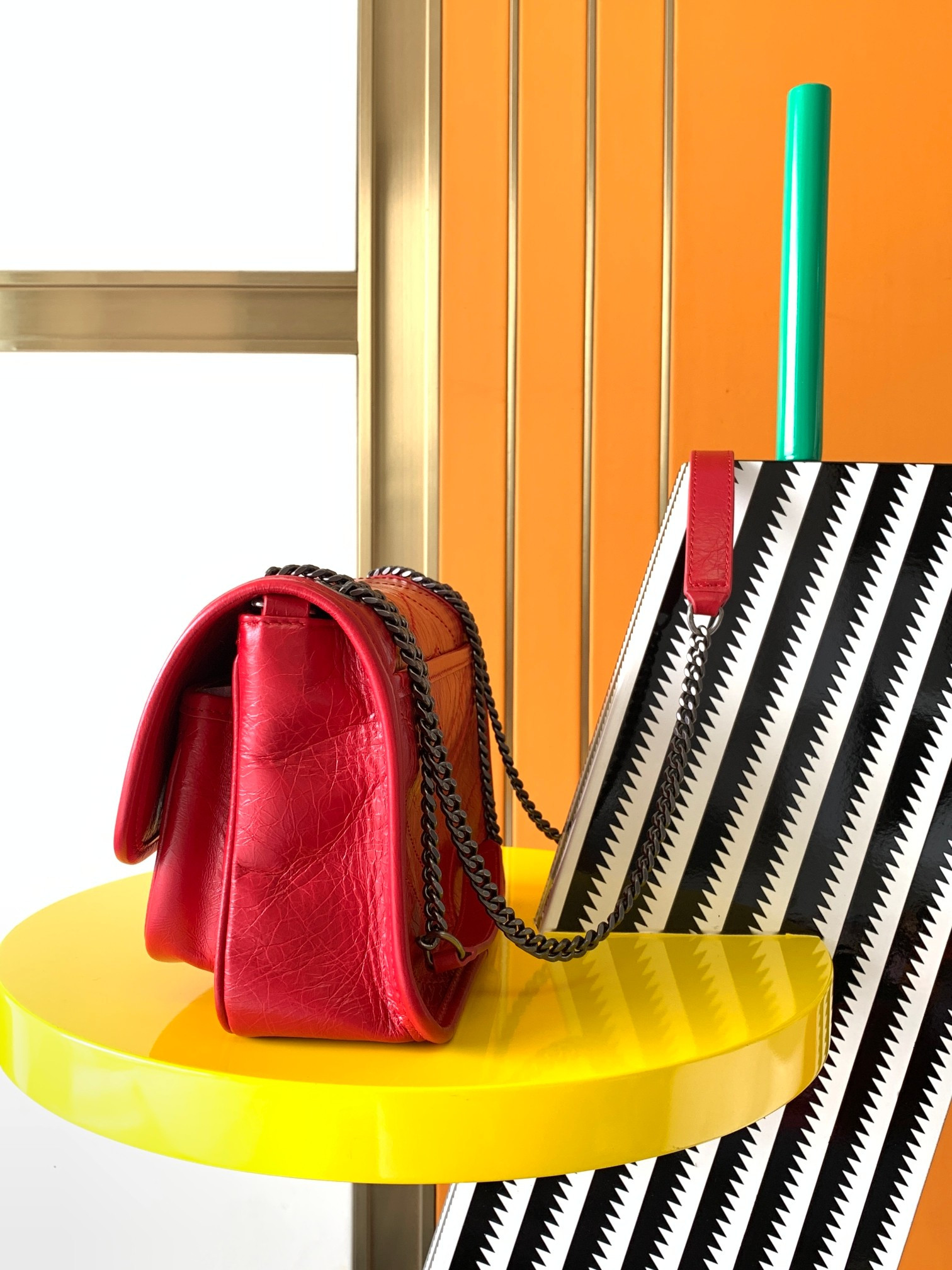 Y51 NIKI BABY IN VINTAGE LEATHER RED 8.2 X 6 X 2.9 INCHES