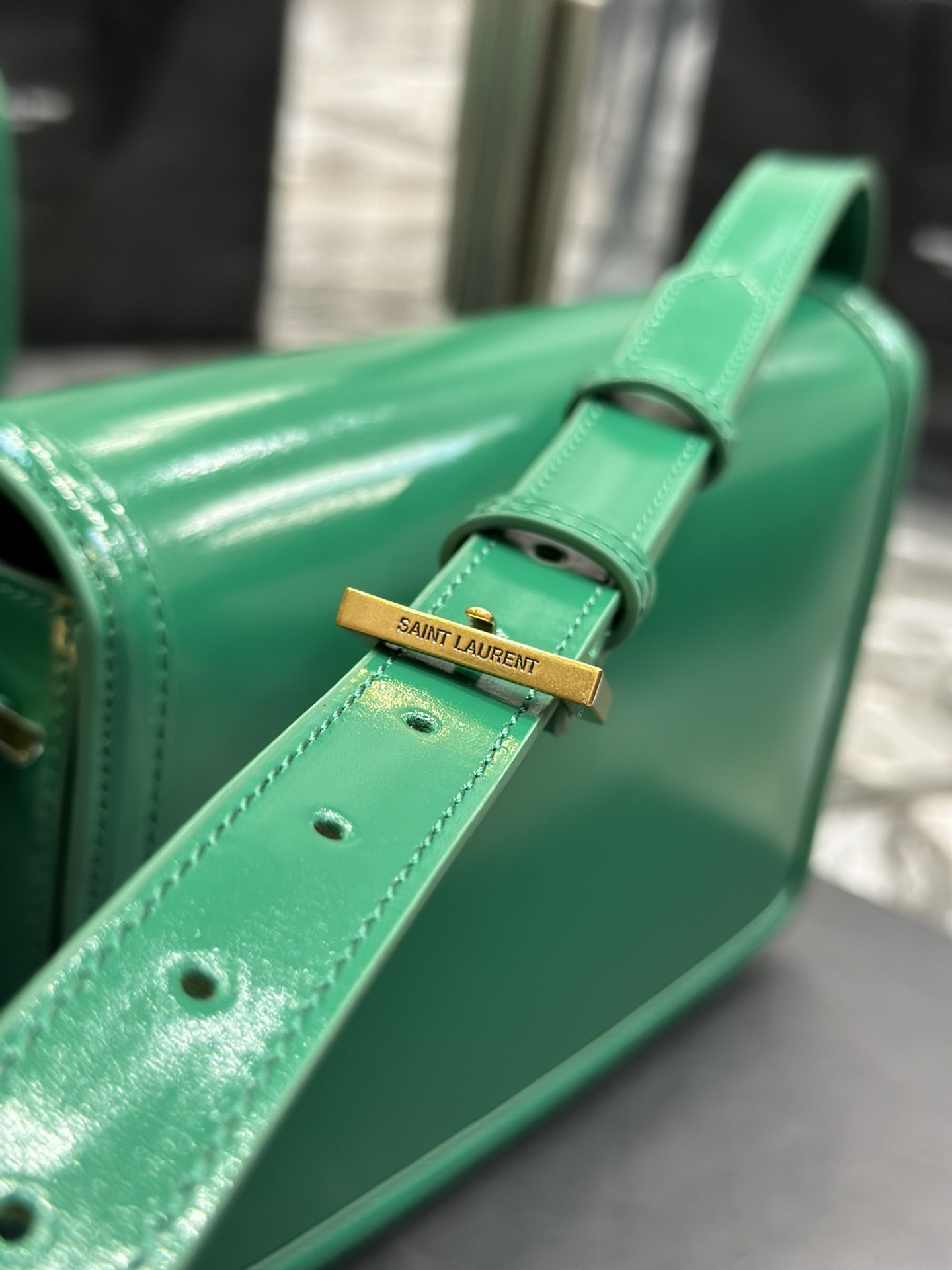 Y51 SOLFERINO MEDIUM SATCHEL IN BOX Sa1nt Lau*nt GREEN 9.1 X 6.3 X 2.4 INCHES