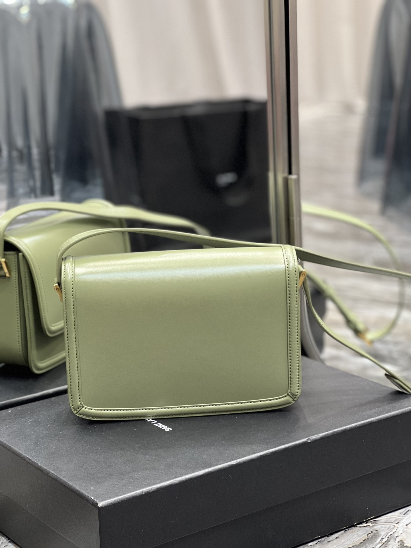 Y51 SOLFERINO MEDIUM SATCHEL IN BOX Sa1nt Lau*nt LIGHT GREEN 9.1 X 6.3 X 2.4 INCHES