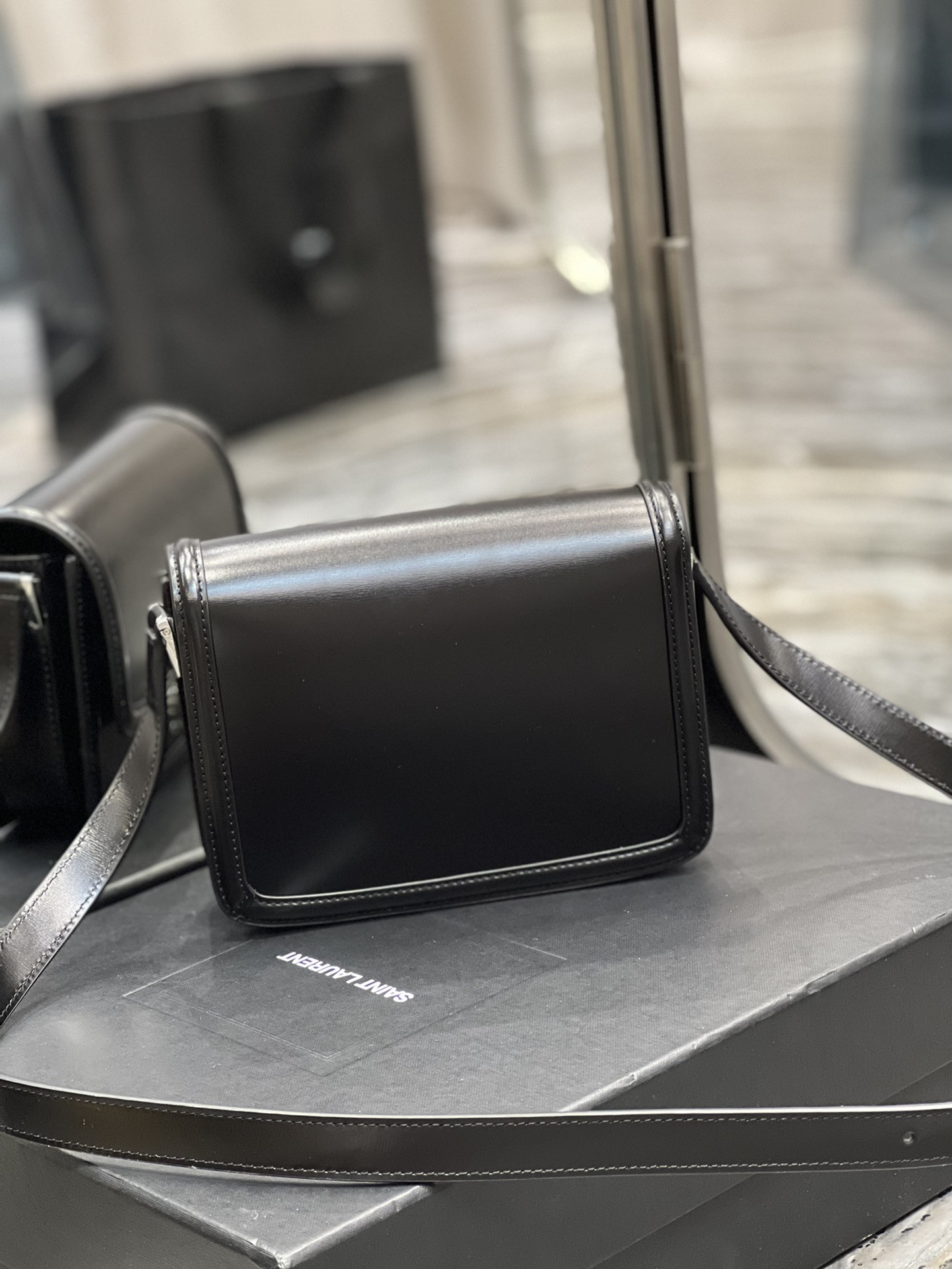 Y51 SOLFERINO SMALL IN GLAZED LEATHER  7.4 X 5.1 X 1.9 INCHES