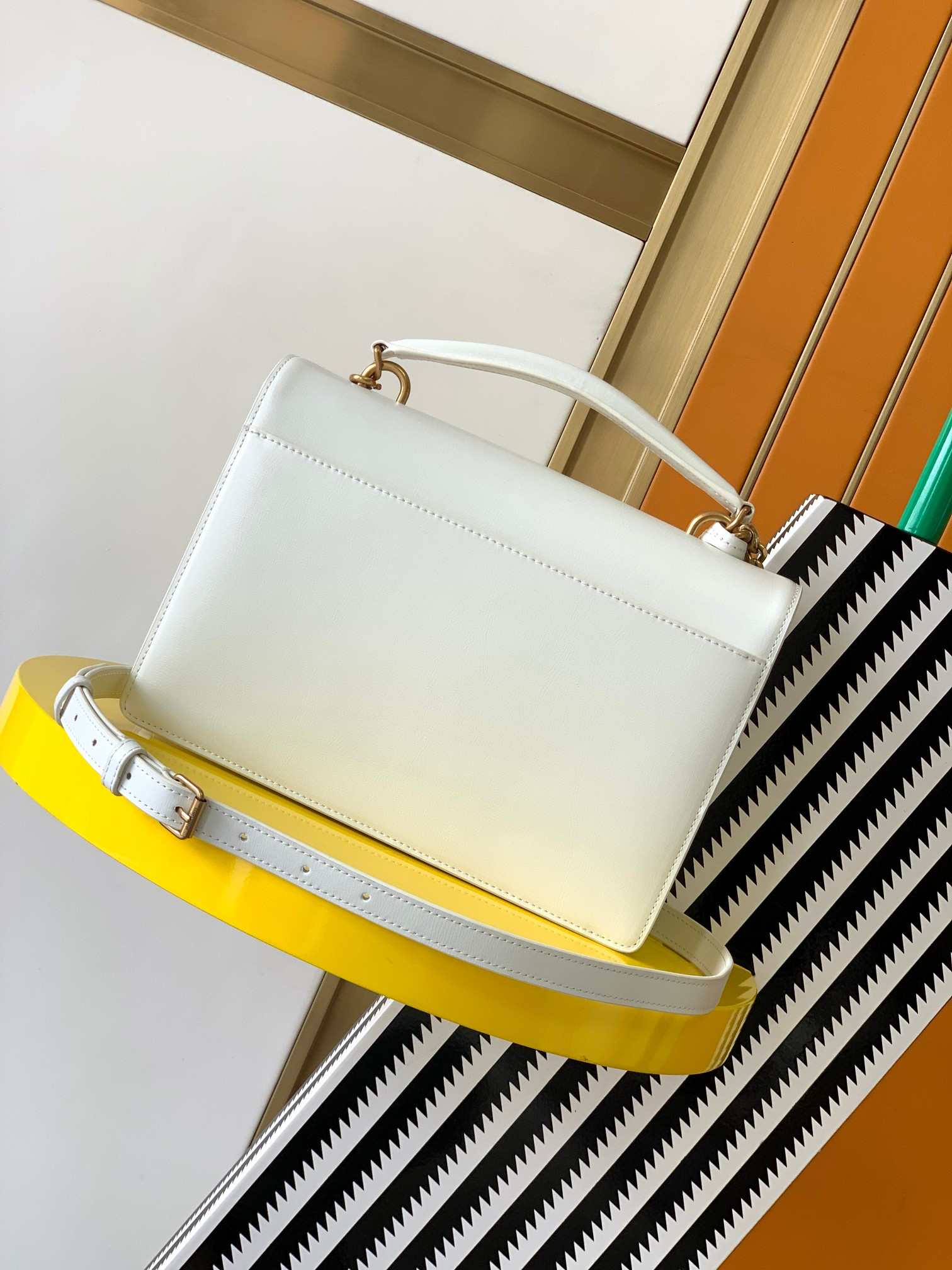 Y51 SUNSET LARGE IN SMOOTH LEATHER WHITE 10.6 X 7 X 3.1 INCHES