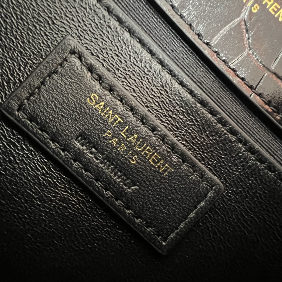 Y51 KATE MEDIUM IN CROCODILE-EMBOSSED LEATHER BLACK 9.4 X 5.7 X 2.1 INCHES