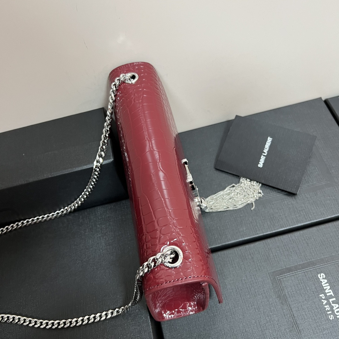 Y51 KATE MEDIUM TASSEL IN CROCODILE-EMBOSSED LEATHER RED 9.4 X 5.7 X 2.1 INCHES