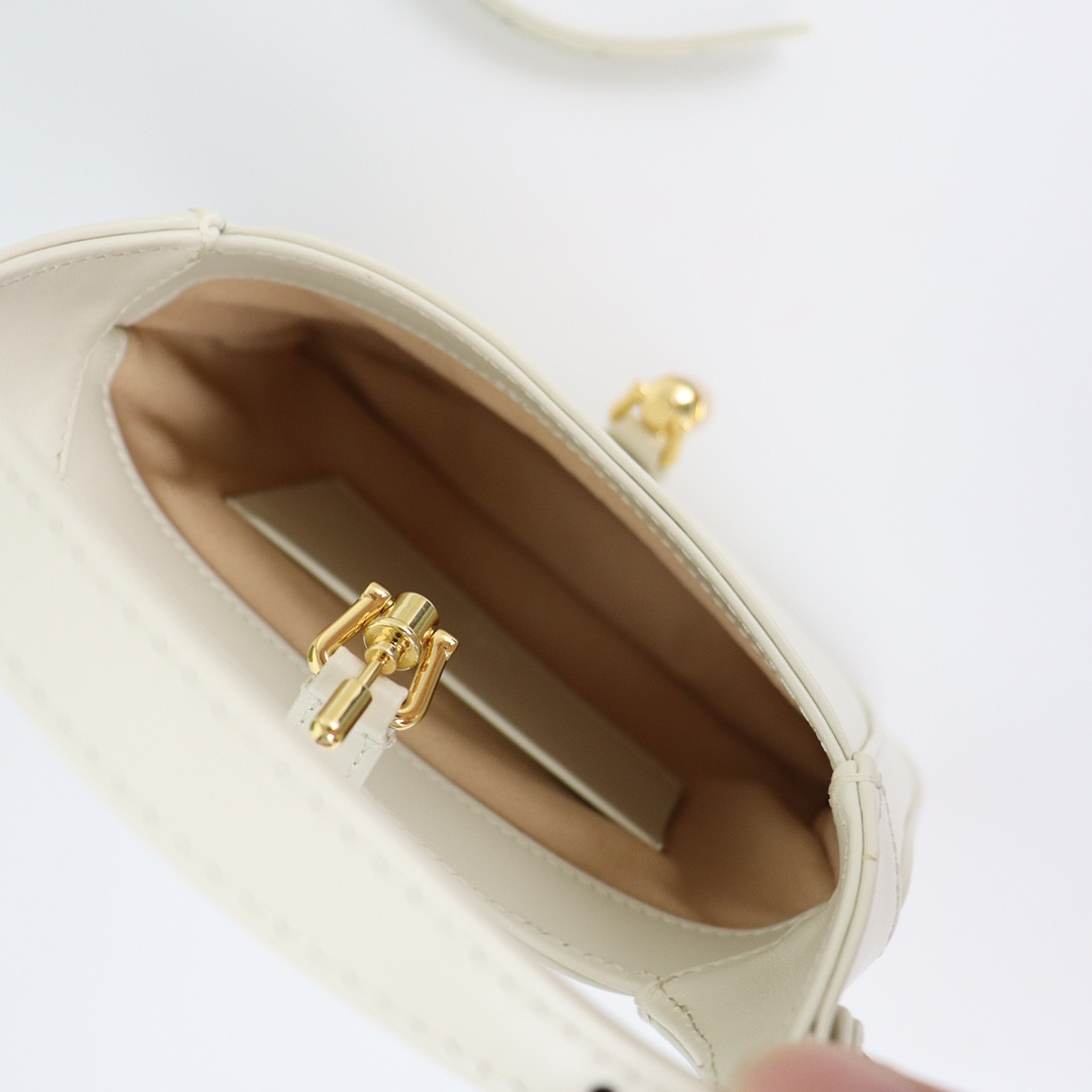 Gvc*1 JACKIE 1961 MINI SHOULDER BAG White 7.5"W x 5.1"H x 1.2"D