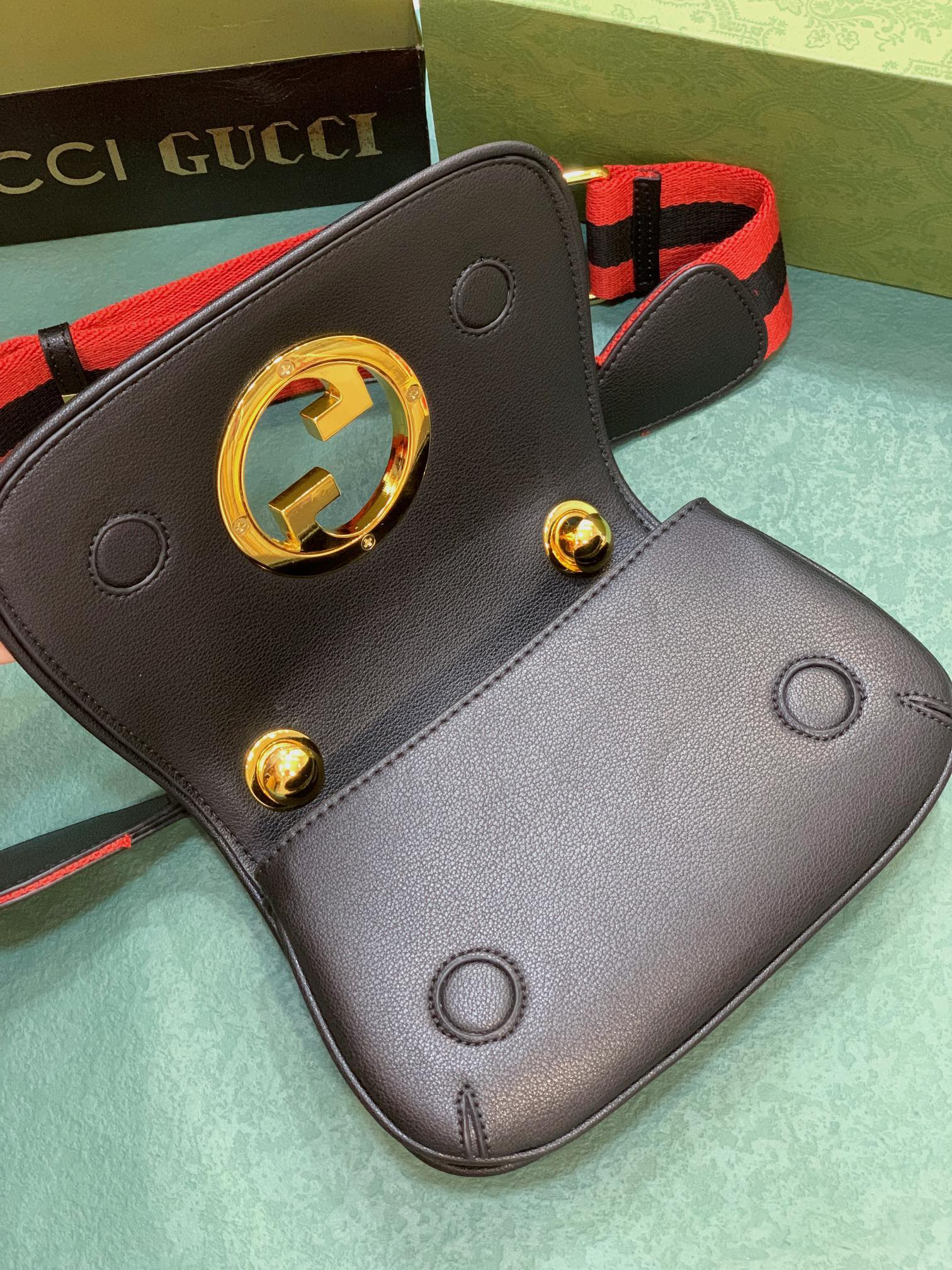 Gvc*1 BLONDIE MINI BAG BLACK 8.7"W x 5.1"H x 2.2"D