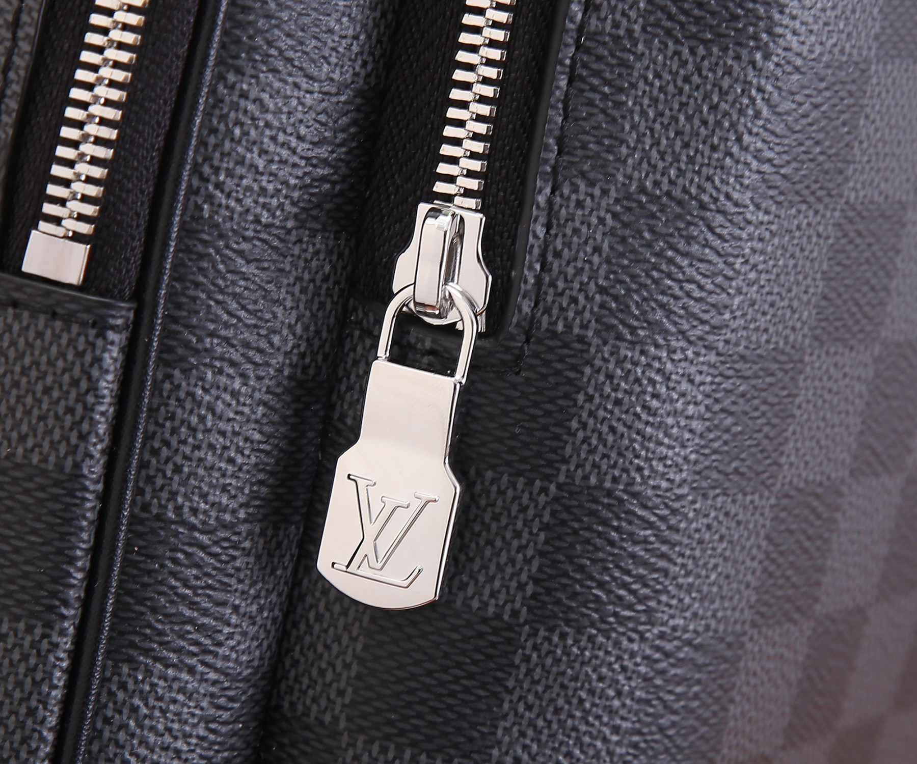 L0vis Vvtt0n N40499 Avenue Backpack 40 x 31 x 15 cm