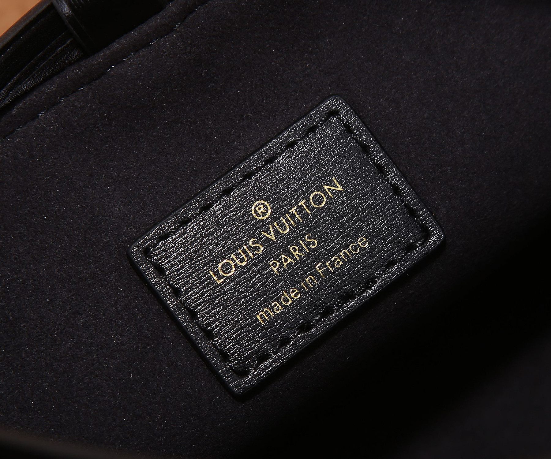 LV M82885 Zjs jh Online Only 11.5x11.5x11.5 CM